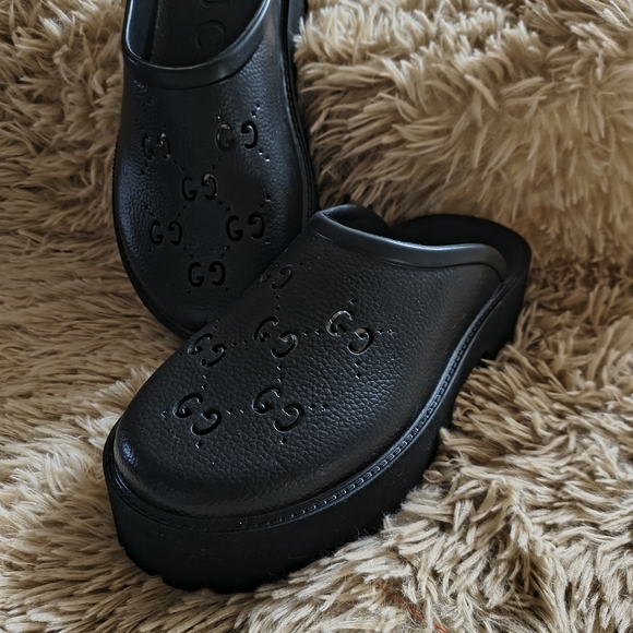 Gucci Black Rubber Slides - Picture 4 of 4